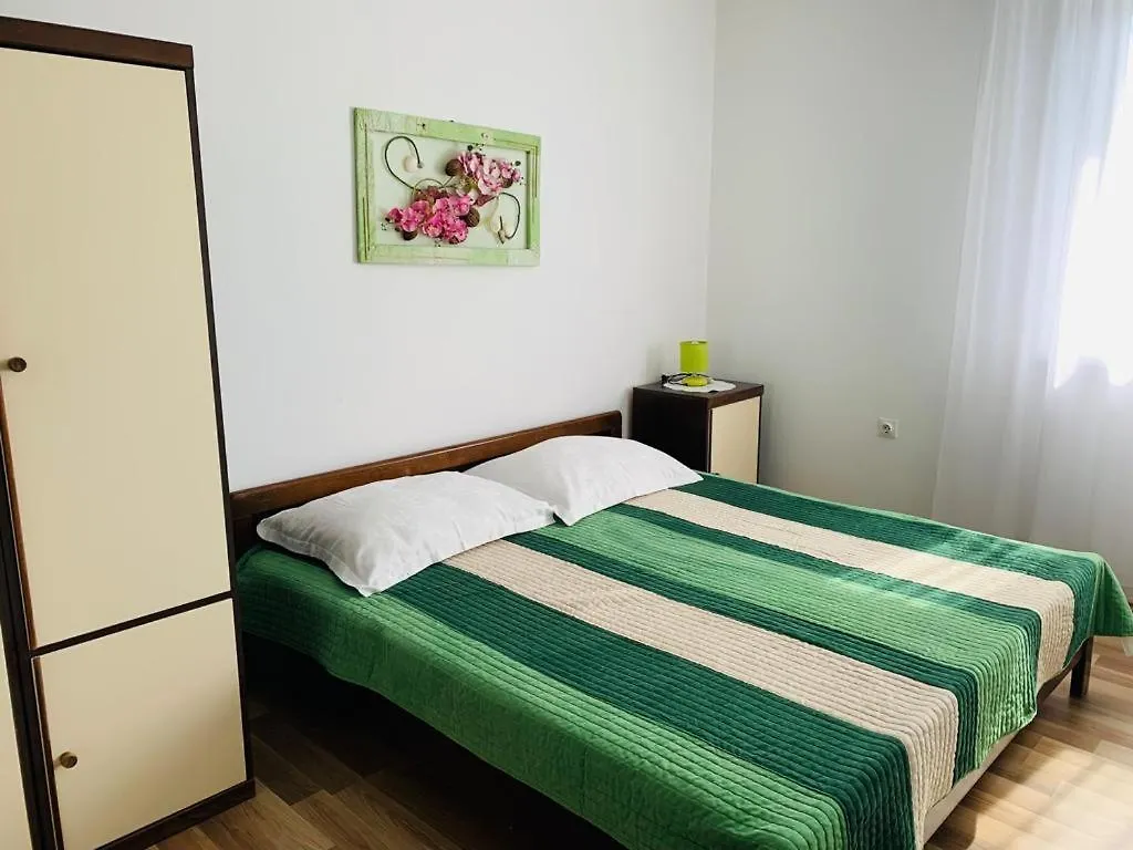 Apartments Nikolina 马林斯卡 克罗地亚