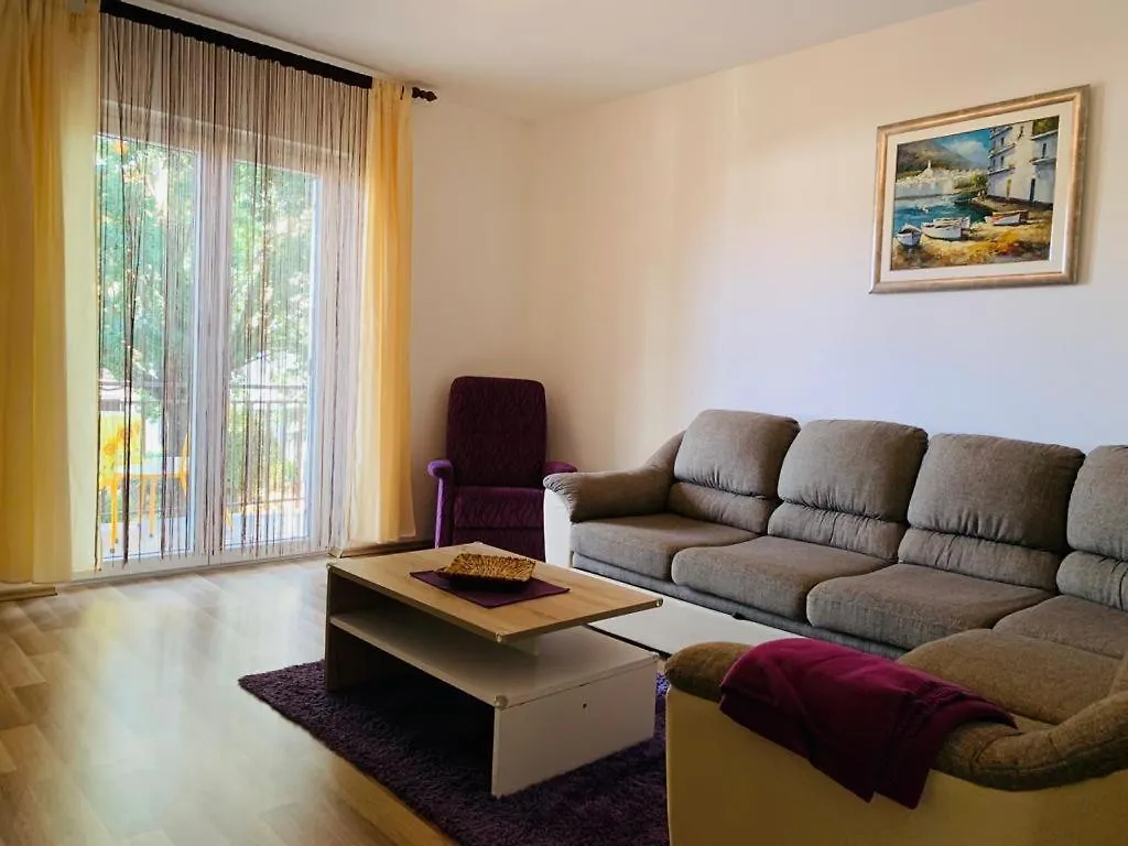 Apartments Nikolina Malinska