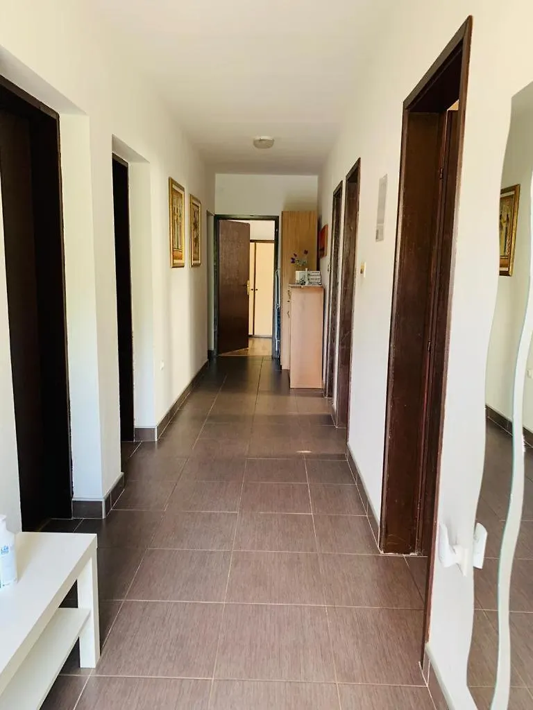 Apartments Nikolina 马林斯卡
