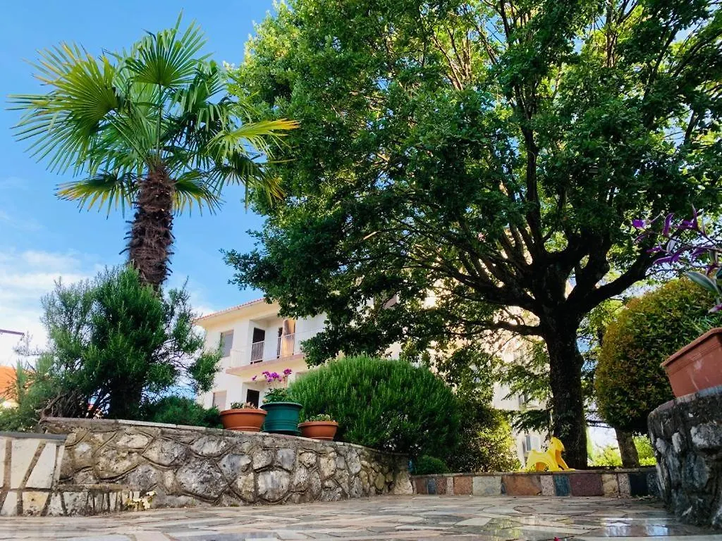Apartments Nikolina Malinska